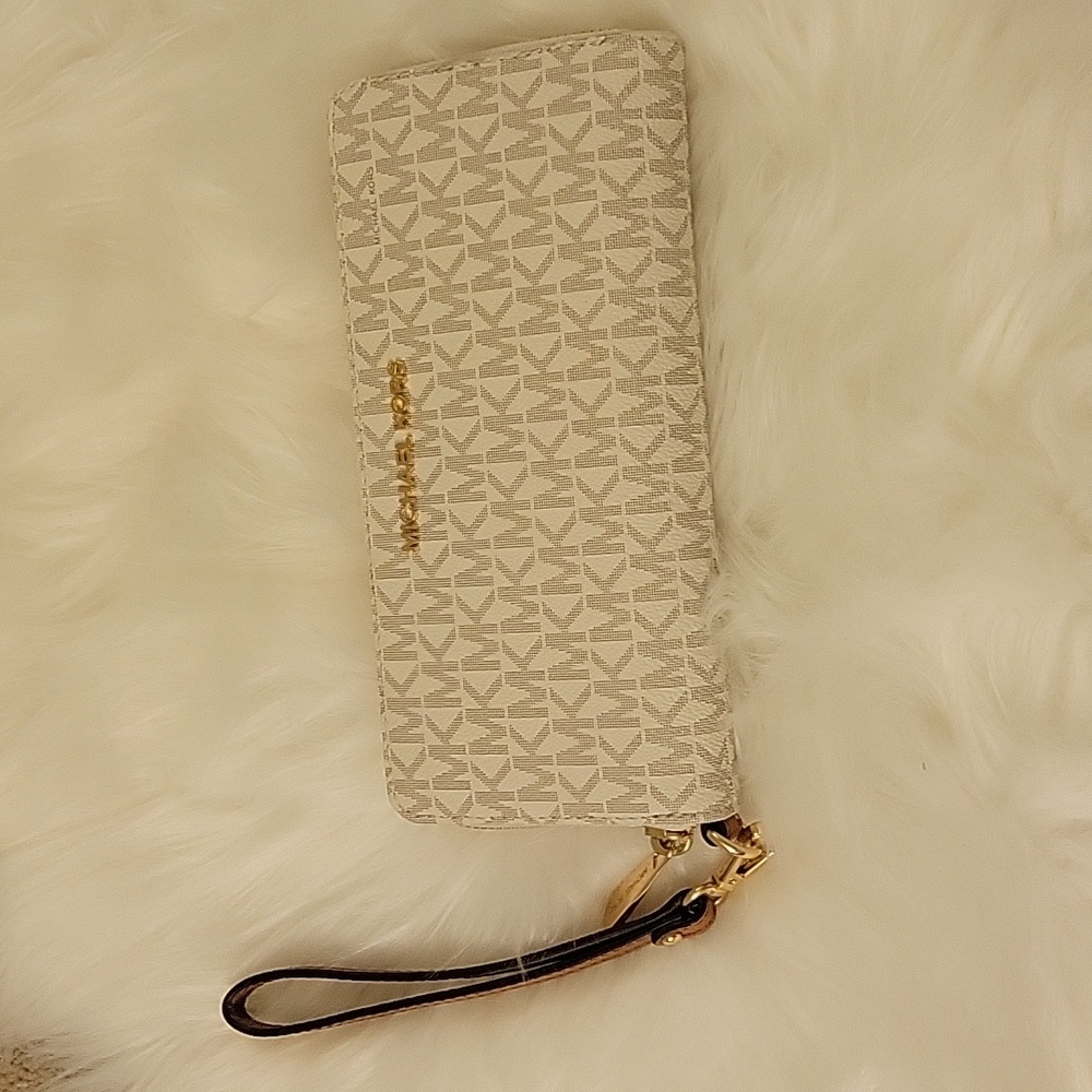 Michael Kors Wallet Wristlet